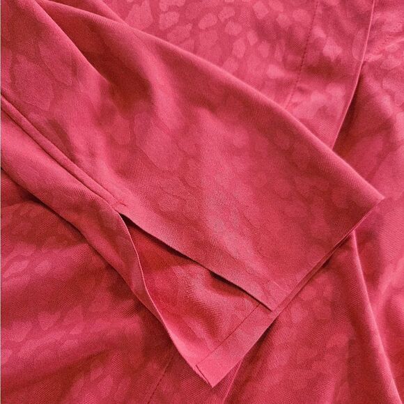 Athleta Urbanite Textured Long Sleeve Button Down Leopard Collared Shirt Top M - Picture 9 of 13